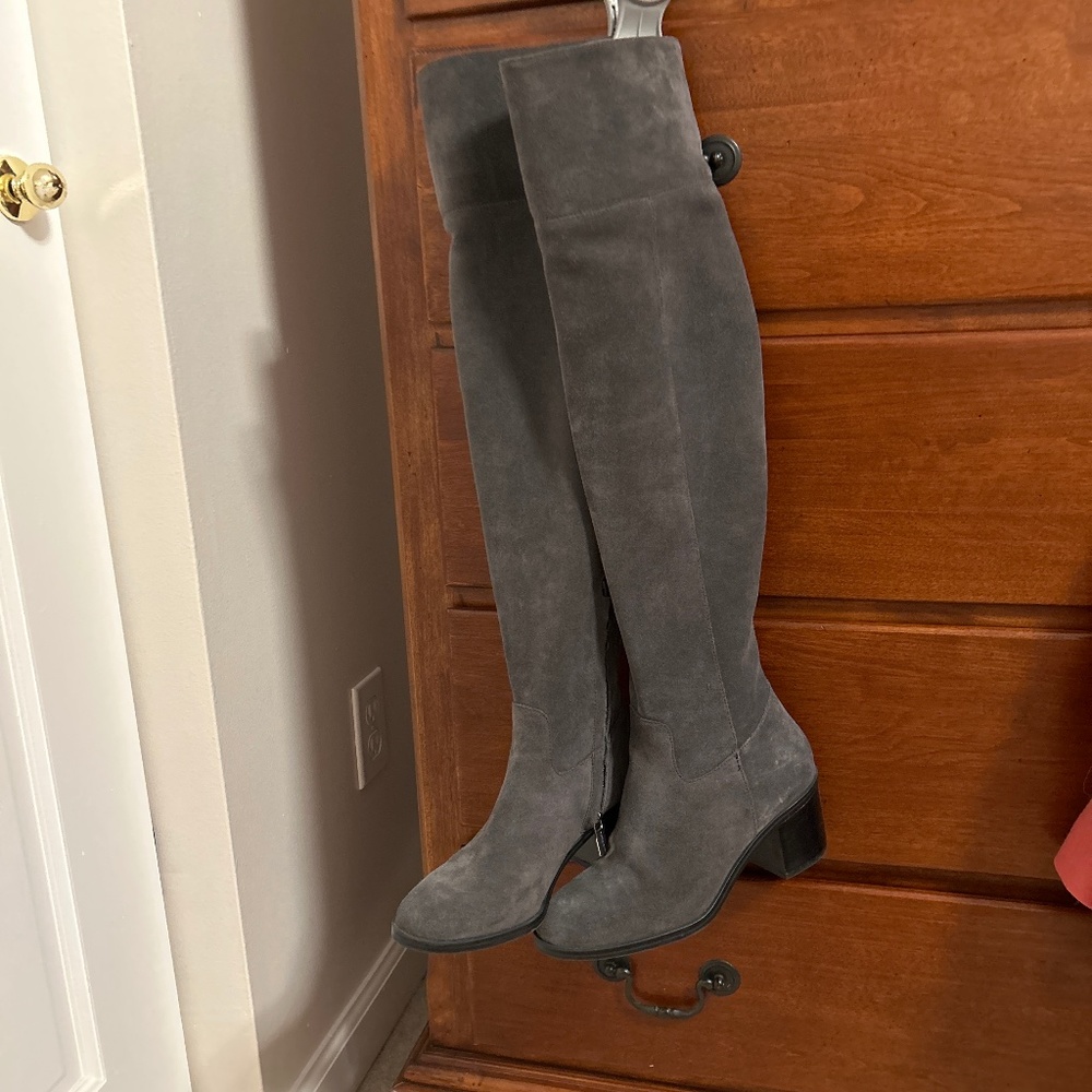 Suede Micheal Kohrs 5.5 boot above the knee